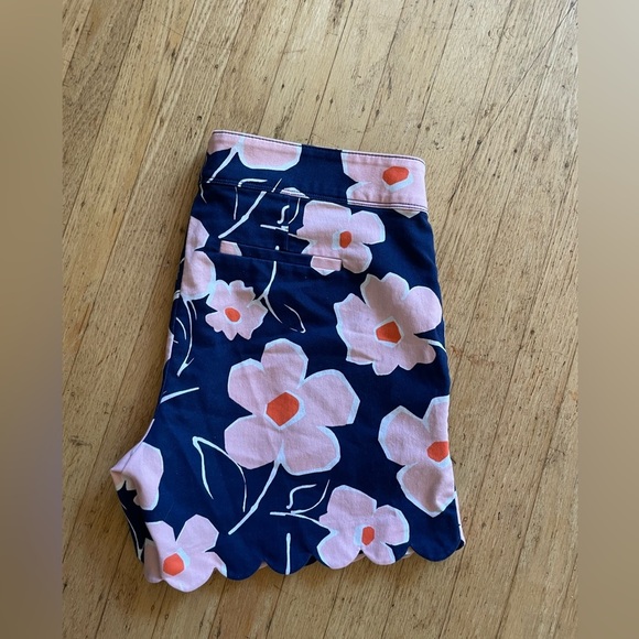 Isaac Mizrahi Navy and Pink Patterned Shorts scallop edge - Picture 7 of 7